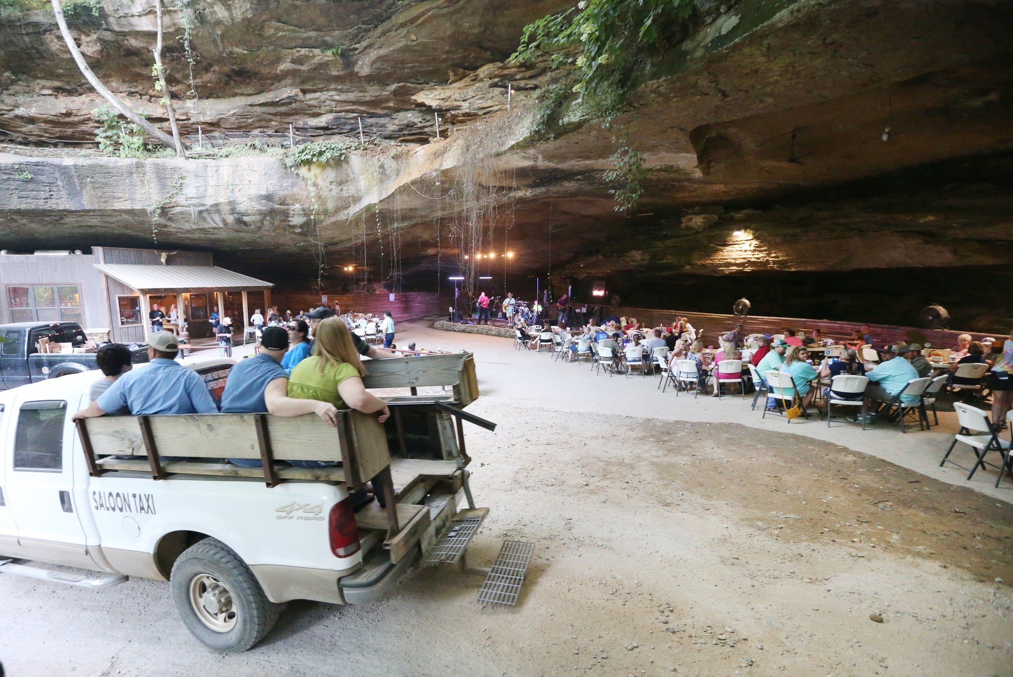 #Travel: Rattlesnake Saloon, 2018
