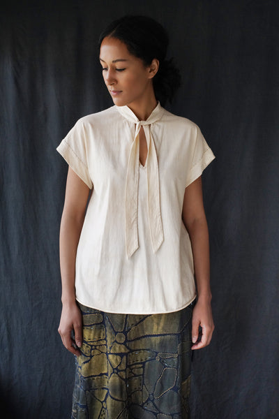 Model wearing the Clover Top in Tea.